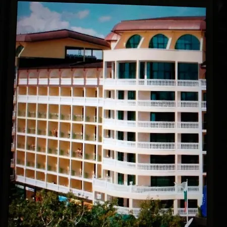 شقة Planeta Hotel- Miramar Апартамент A